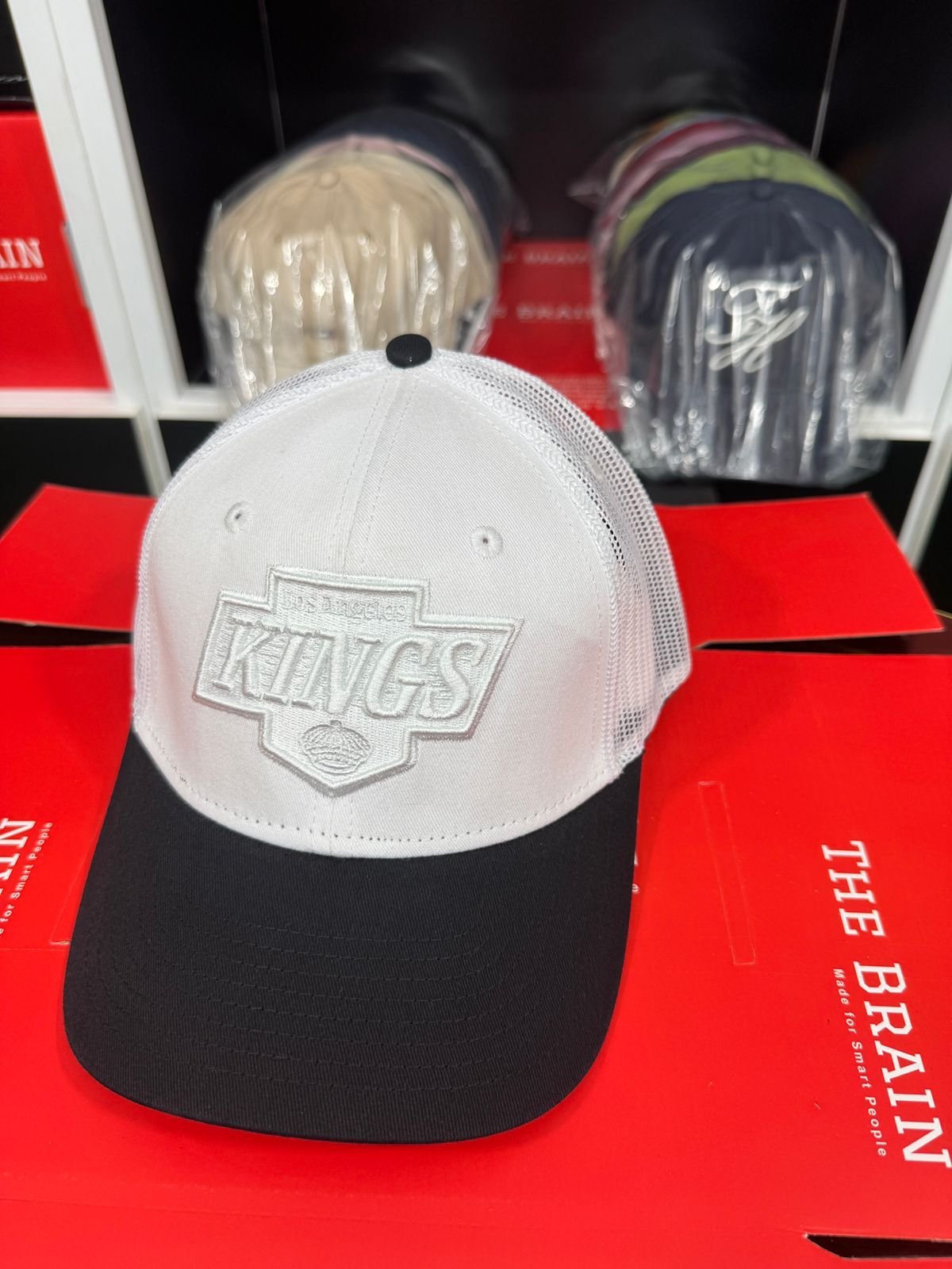Los Angeles Kings Mesh Trucker Cap (Adjustable Snapback)