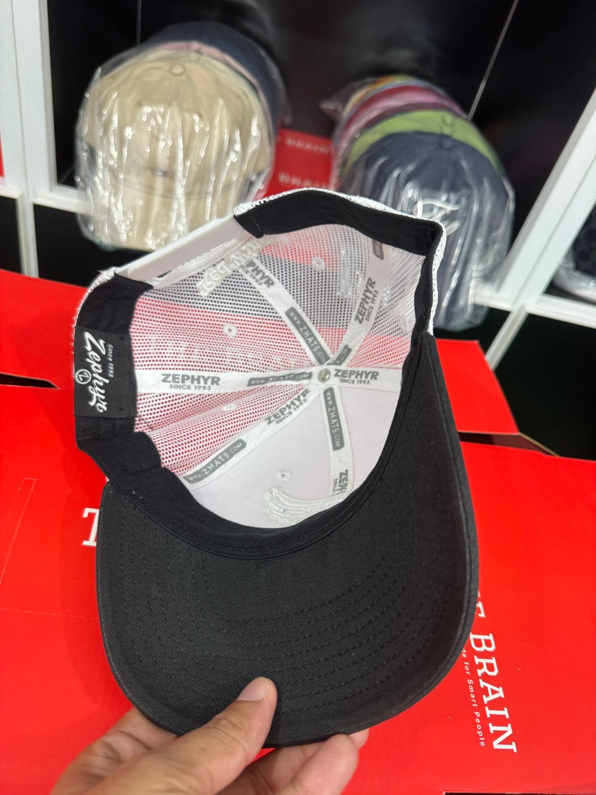 Los Angeles Kings Mesh Trucker Cap (Adjustable Snapback)